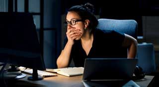 A woman victim of a cyber attack